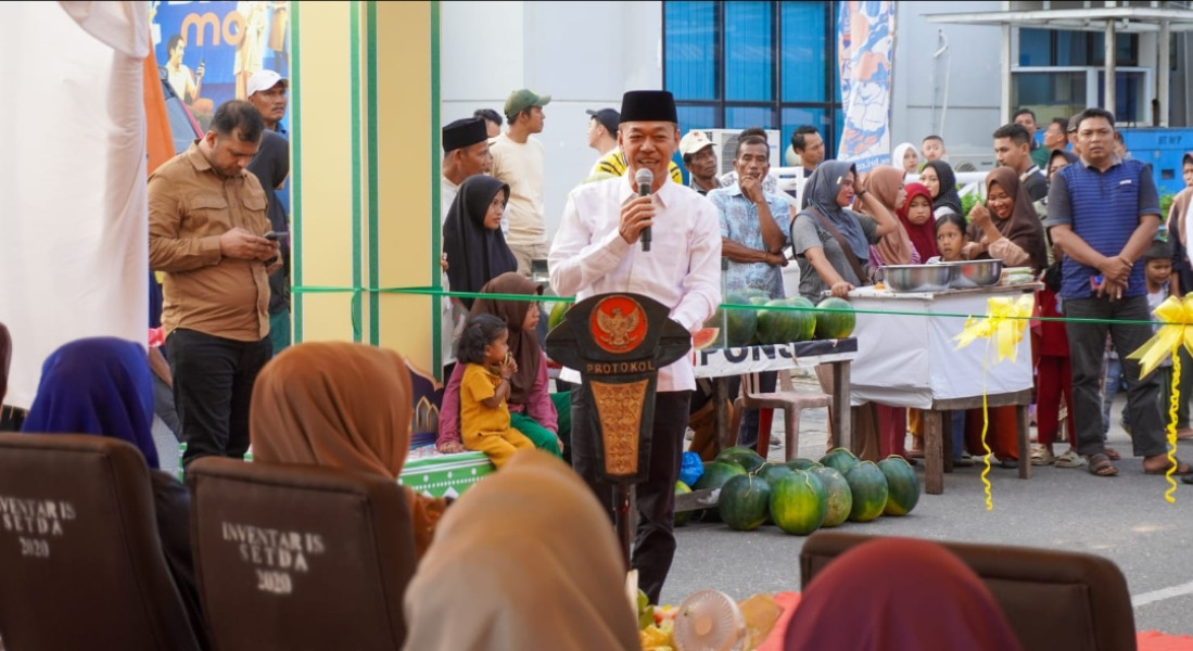 Tak Sesuai Arahan, Bupati Rohil Perintahkan Disperindagsar Perbaiki Pasar Ramadhan