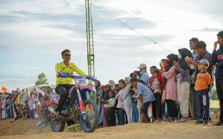 Open Sirkuit Grasstrack Sintong Pusaka, Bupati Rohil Berharap Semoga lahir Pembalap Ulung