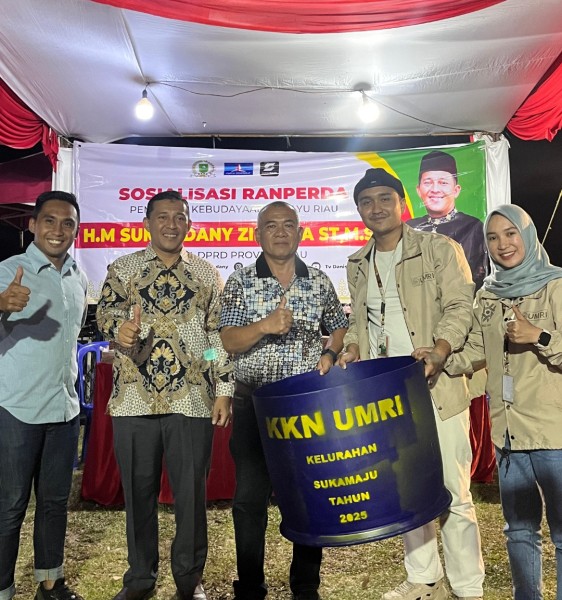 Mahasiswa KKN UMRI Resmikan Pojok Baca dan Tong Sampah di Kelurahan Sukamaju