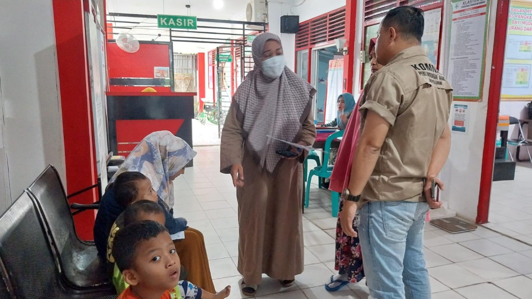 Komnas PA Pelalawan Dampingi Berobat 3 Balita Tak Miliki KK dan KTP Pelalawan