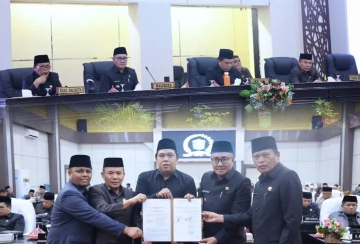 DPRD Sungaipenuh Sahkan APBD 2026 dan Tetapkan PROPEMPERDA: Komitmen Perkuat Layanan Publik dan Pembangunan Daerah