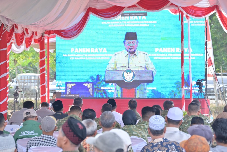 Dandim 0102/Pidie Dampingi Pangdam IM Ikuti Vicon Panen Raya Padi Serentak Program Hanpangan TNI