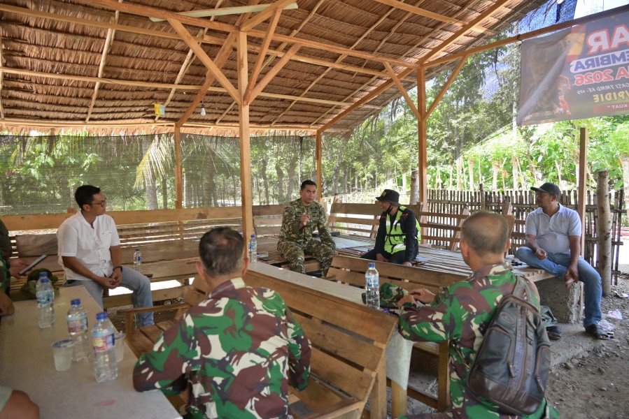 Pimpin Briefing Bersama Pengawas dan Dinas PU, Dansatgas TMMD Ke-129 Pastikan Seluruh Sasaran Tepat Waktu