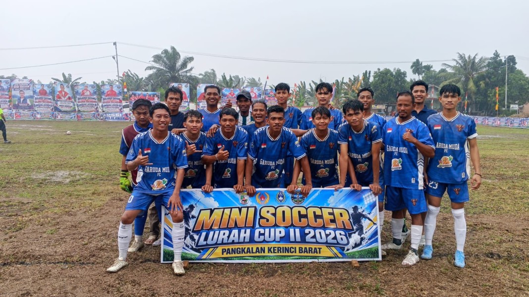 Hujan Tak Surutkan Semangat, Lurah Cup II Pangkalan Kerinci Barat Resmi Bergulir