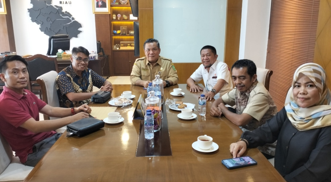 Sekdaprov Riau Sambut Audiensi Pengurus PJS Riau