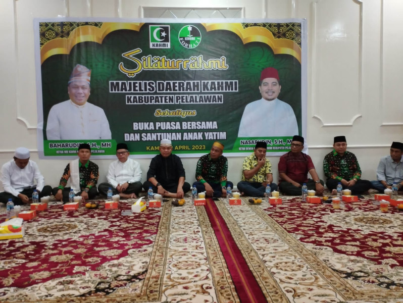 Pererat Silaturahmi, MD KAHMI Pelalawan Gelar Bukber dan Beri Santunan Anak Yatim