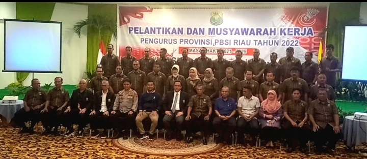 Ketum PP PBSI Lantik Pengurus PBSI Riau Periode 2021-2025