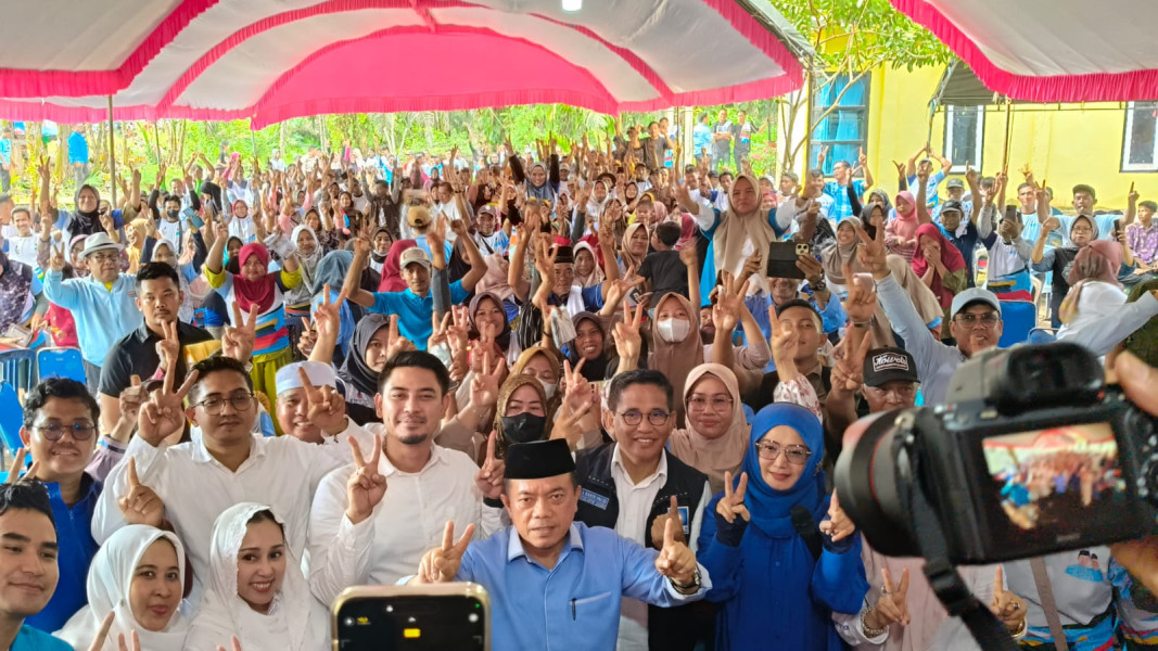 Al Haris Bersama Bakrie, Laza dan Zilawati Sapa Warga Tanjab Timur