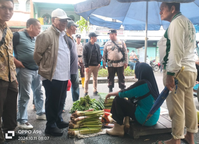 Pasangan BIJAK Blusukan ke Pasar Datuk Rubiah, Warga Bagansiapiapi Serukan