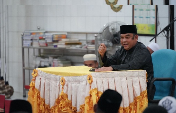 Melalui GSBB Provinsi Riau, Wagubri Ajak Warga Sholat Berjamaah