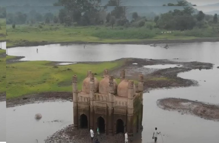 Meski Tenggelam Puluhan Tahun, Masjid di India Ini Tetap Utuh