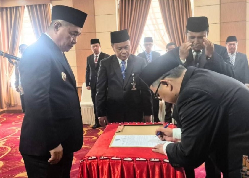 Wako Alfin Lantik Dewan Pengawas PDAM Tirta Khayangan, Dorong Pelayanan Air Bersih Makin Profesional