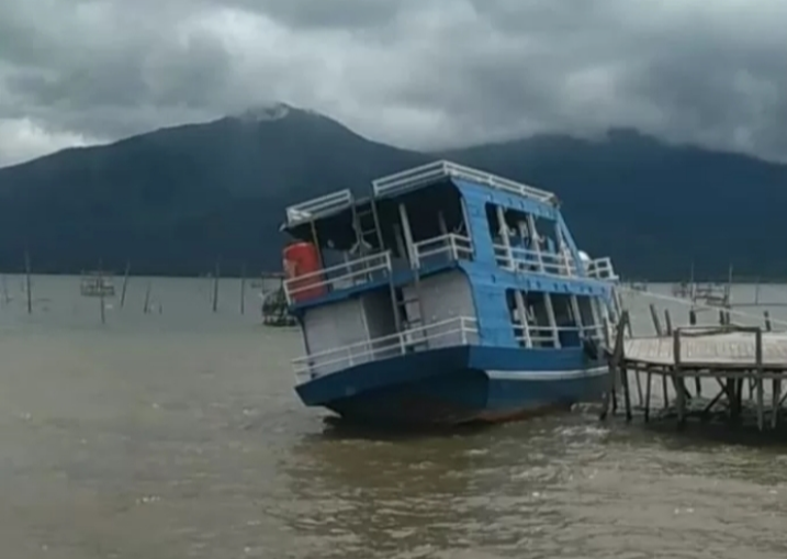 Kondisi Kapal Bantuan Dari Provinsi Jambi Untuk Kerinci Tidak Sesuai Harapan