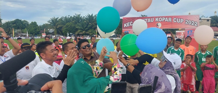 Buka Turnamen Cup Rantau Kopar ,Bupati Afrizal Sintong Janji 2023 Dibangun Tribun