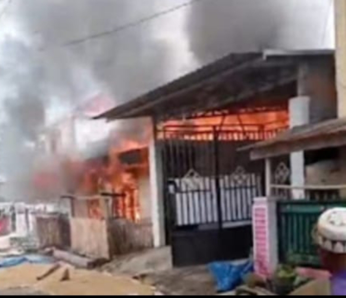 Dua Rumah di Desa Pendung Hilir Hangus Dilalap si Jago Merah