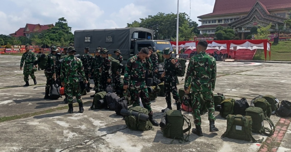 150 Peraonil Tim Satgas TMMD Ke-129 Kodim 0313/KPR Laksanakan Serpas Menuju  Pangkalan Terap