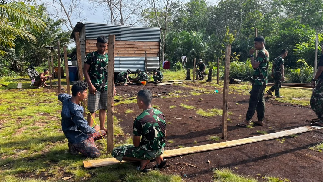 Satgas TMMD Ke-129 Kodim 0313/KPR Mulai Pengerjaan RTLH Milik Zaini