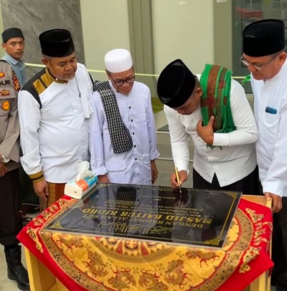 Resmikan Masjid Baitur Ridho, Bupati Zukri Ajak Masyarakat Untuk Makmurkan Masjid
