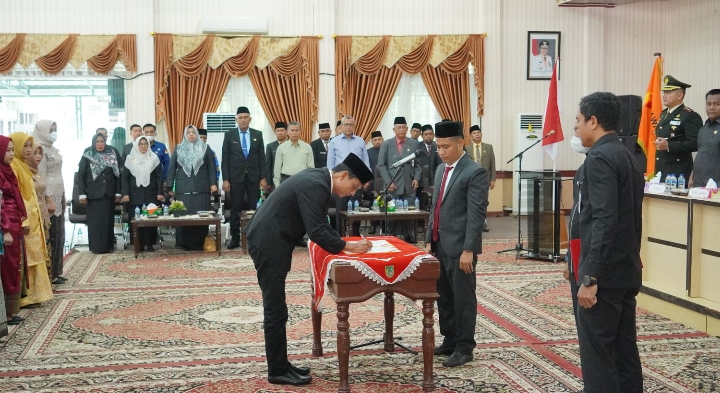 Lantik 54 Panwascam , Ketua Bawaslu Rohil Syahyuri : Jaga Integritas Ciptakan Pemilu Jurdil