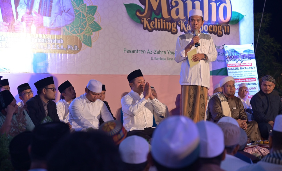 Jika Terpilih Jadi Gubernur, UAS Tantang Abdul Wahid Semarakkan Maulid Nabi Sepanjang Jalan Sudirman