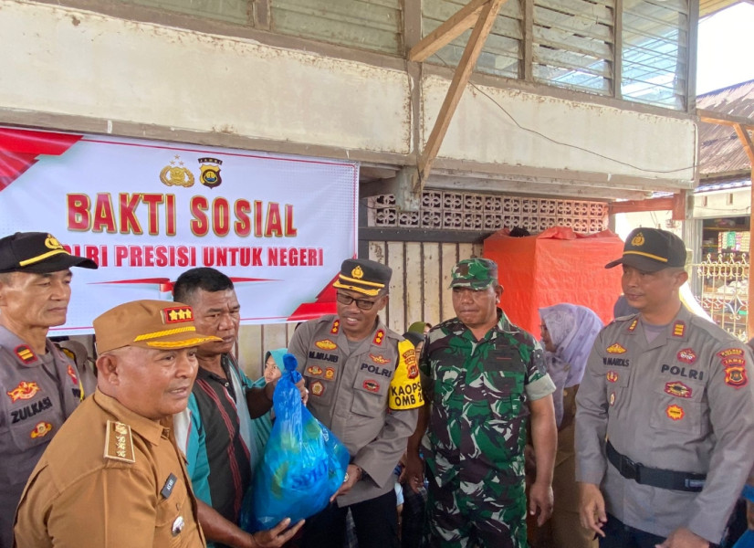 Bakti Sosial, Kapolres Kerinci Berikan Sembako dan Obat-obatan ke Korban Banjir
