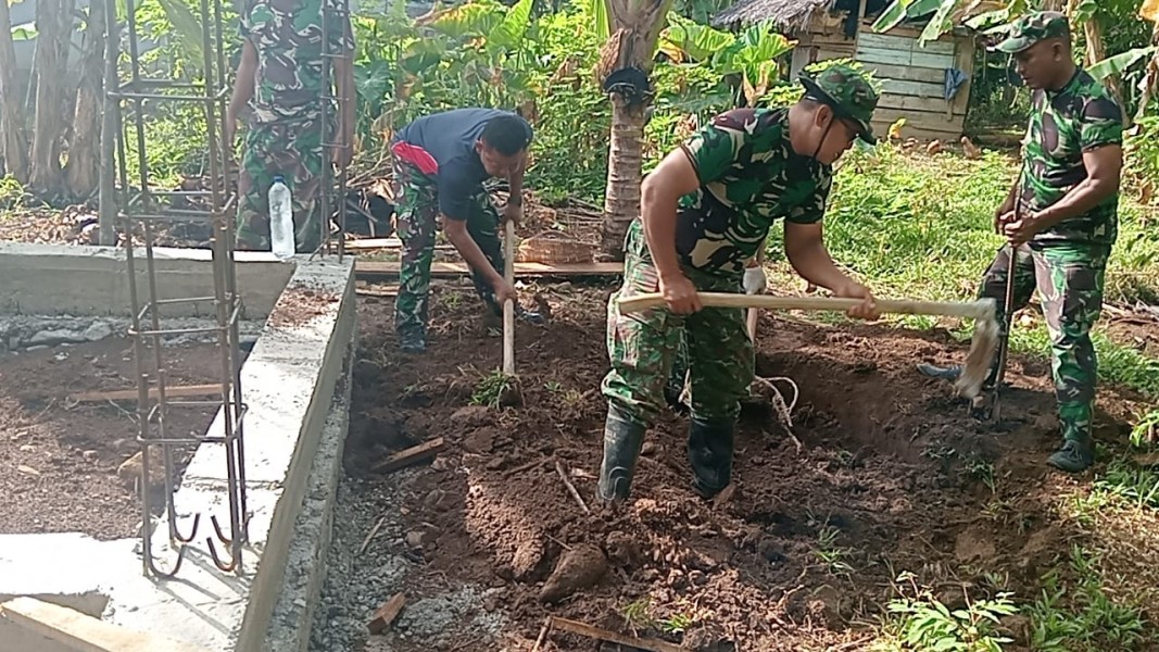 Satgas TMMD Ke-129 Kodim 0102/Pidie Kebut Penggalian Septic Tank MCK di Dayah Babul Ula Al-Munawarah