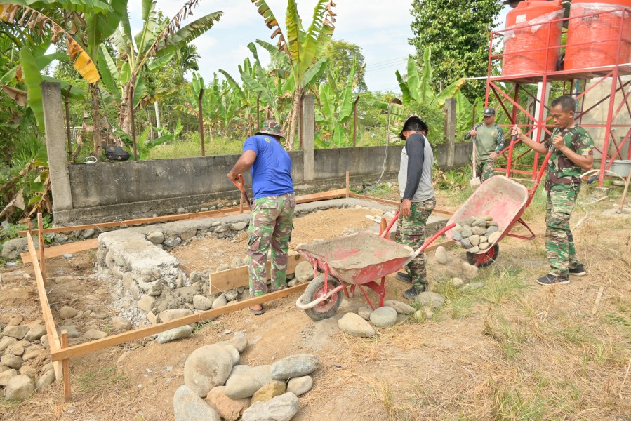 Pembangunan MCK TMMD Ke-129 Kodim 0102/Pidie Dipacu, Dorong Lingkungan Bersih dan Sehat di Desa Lhok Panah