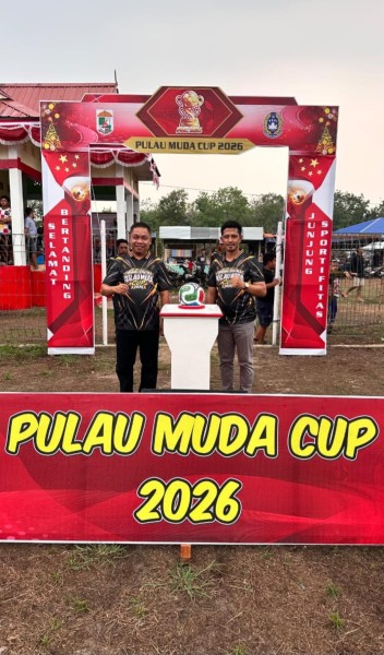 Camat Teluk Meranti Buka Secara Resmi Turnamen Sepak Bola Pulau Muda Cup 2026