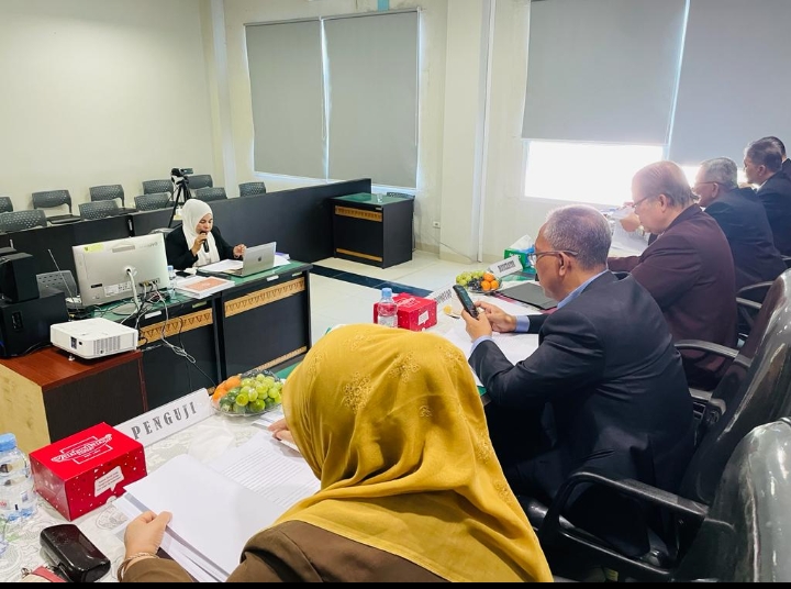 Notaris Yulfita Rahim Calon Doktor Hukum Pertama UIR