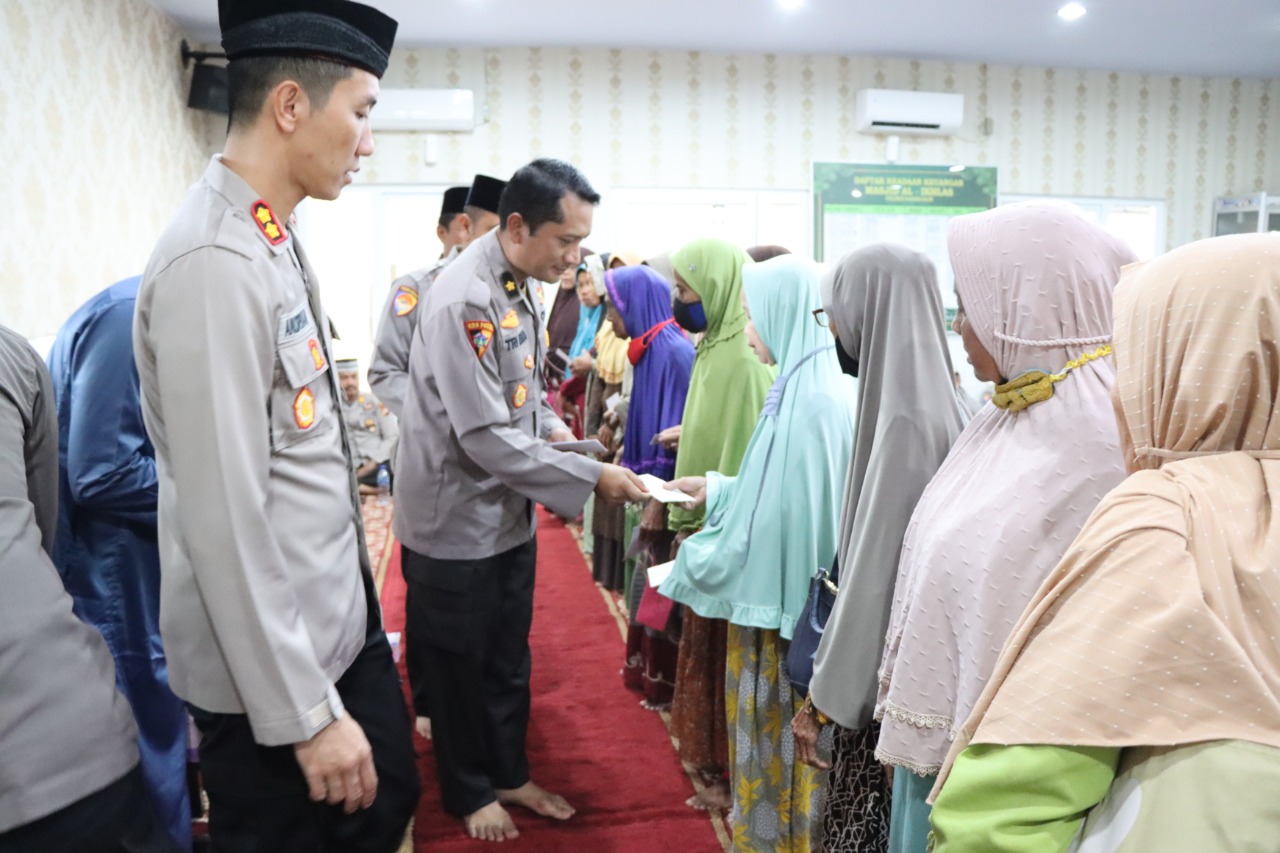 Peringati Maulid Nabi Muhammad SAW ,Kapolres Rohil Santuni Dhuafa & Anak Yantim