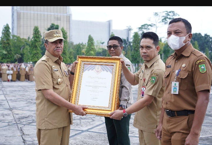 Tiga OPD Pemprov Riau Terima Penghargaan