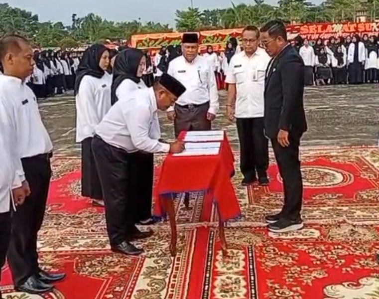 Bupati Pelalawan Lantik 3.816 PPPK Paruh Waktu