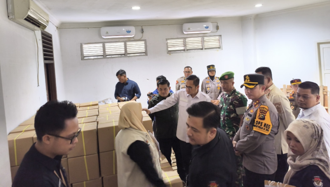 Surat Suara Untuk Pilkada Pelalawan 2024 Mulai Dilipat, Ini Pesan Pjs Bupati