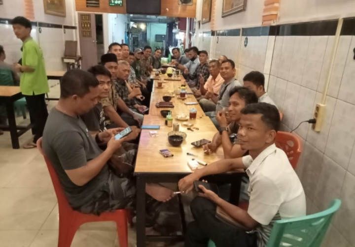 Coffe Bareng ,Kapolres Bersama Rekan Pers Di Bagansiapiapi