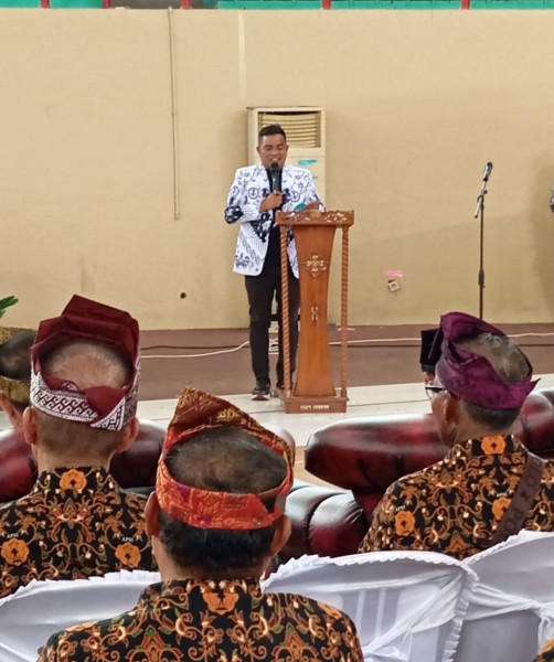 Hadiri Seminar Nasional Pendidikan Inklusi, Bupati Zukri : Guru adalah Orang Mulia