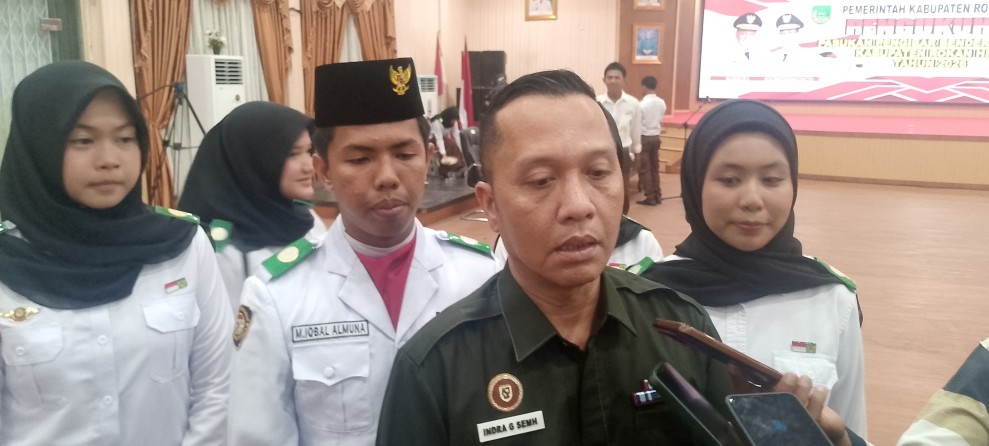 36 Paskibraka Rohil Di Kukuhkan , Kesbangpol Indra Gunawan : Paskibaraka Siap Pengibaran Bendera Merah Putih