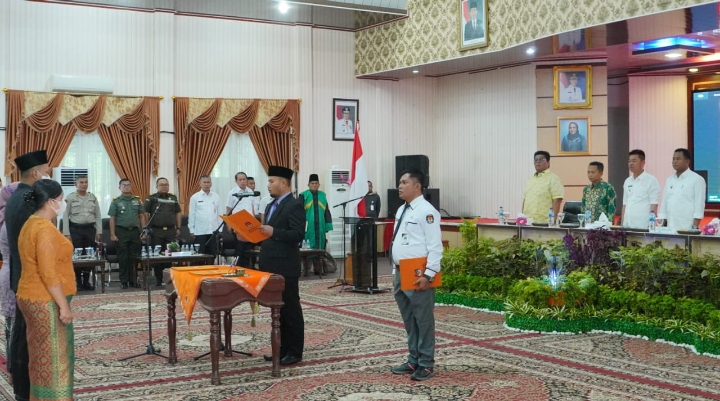 Memenuhi Target KPU RI, Ketua KPU Rohil Supriyanto Lantik 90 Anggota PPK