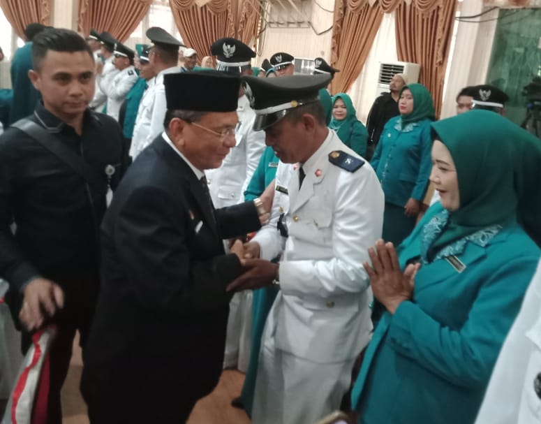 Penghulu Antar Masa Jabatan Di Kukuhkan, Bupati Tegaskan Jalani Tupoksi Sesuai UU Berlaku