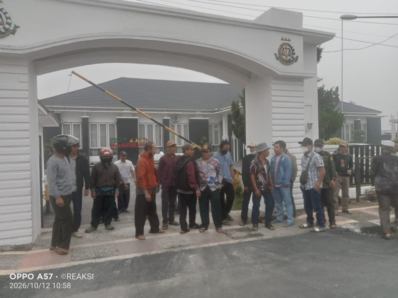 Warga Tebing Tinggi Datangi Kejari Sungai Penuh, Pertanyakan Tindak Lanjut Laporan Dana Desa