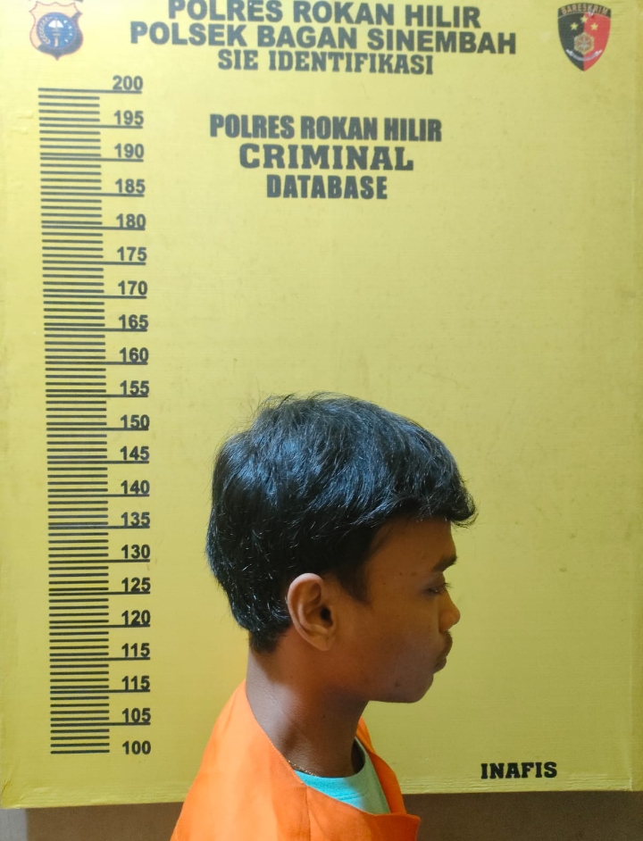 Grebek Rumah Kontrakan Di Rohil ,Polisi Sita BB 4,83 Gram Sabu