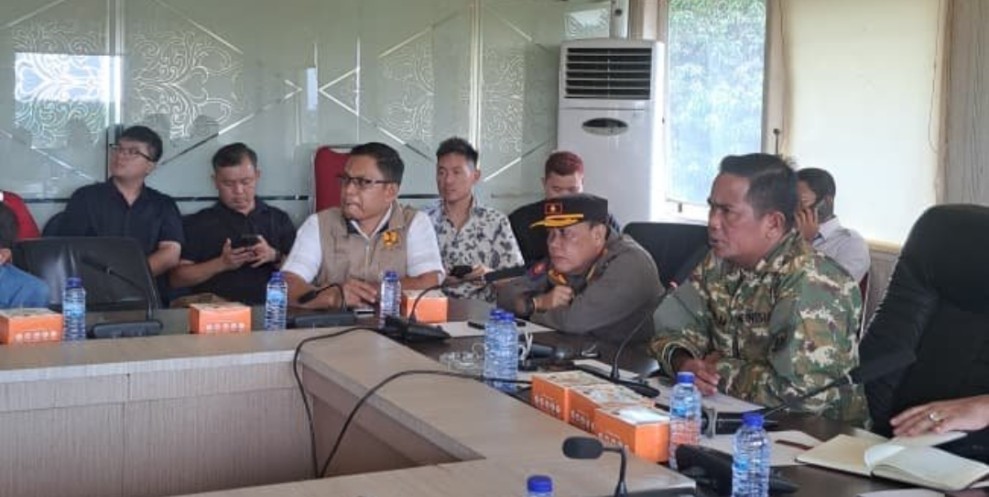 Bupati Zukri Pimpin Rapat Dukungan Penanganan Jalan Lintas Bono Ruas Sebekek–Segamai