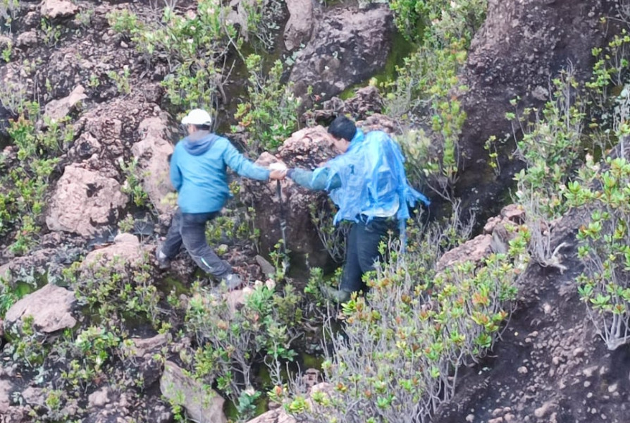 Dikabarkan Hilang Saat Turun Gunung Kerinci, Vikky Telah Ditemukan Dalam Keadaan Selamat