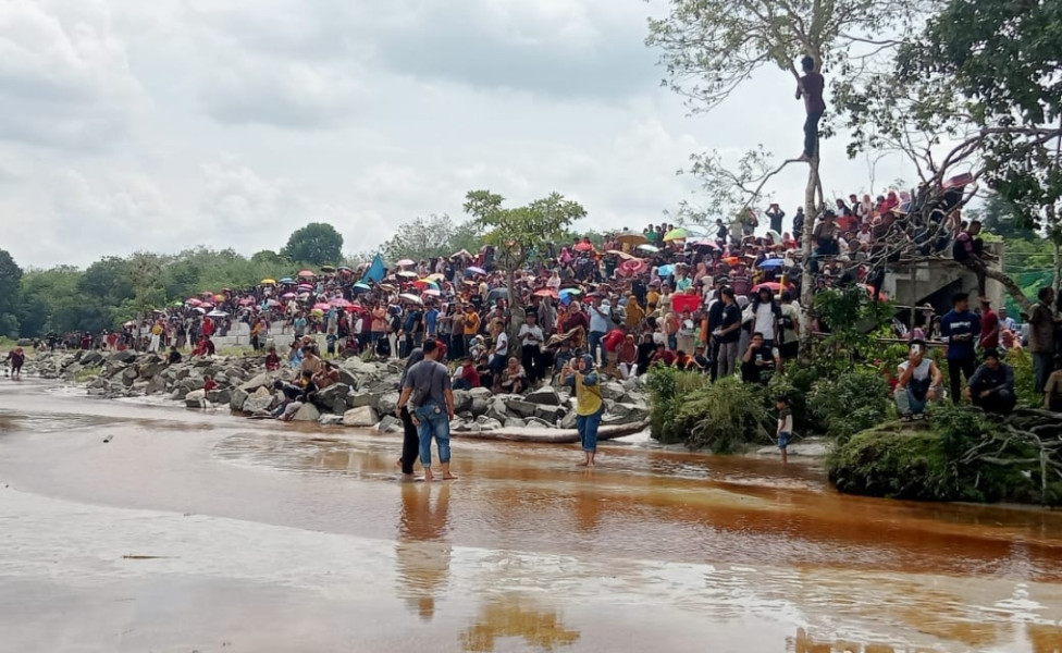 Balawista Ingatkan Wisatawan Gelombang Bono Masih Tinggi