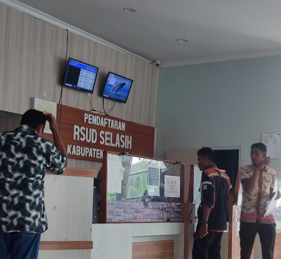 Imbas Pemutusan Kerjasama BPJS Dengan RS Efarina, Pasien RSUD Selasih Membludak