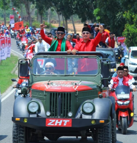 Pelalawan Menyala, 10 Ribu Simpatisan Antarkan Zukri Tamrin Daftar ke KPU