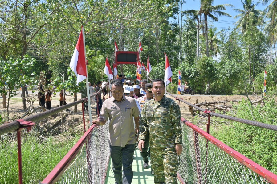 Dandim 0102/Pidie Letkol Inf Abdul Hadi Bersama Forkopimda Resmikan Jembatan Perintis Garuda di Mutiara Timur