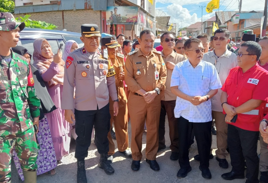 Jusuf Kalla Kunjungi Warga Korban Banjir di Kerinci dan Kota Sungai Penuh