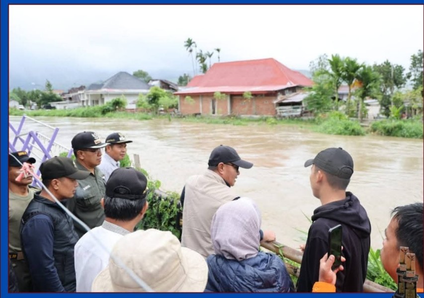 Walikota Alfin Tinjau Lokasi Banjir di Hamparan Rawang, Minta Warga Tetap Waspada