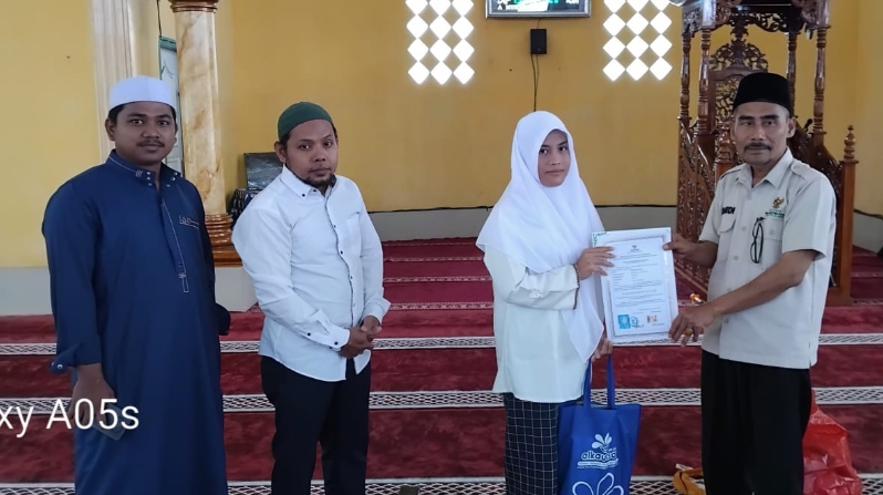 Apriana Mualaf, Baznas Serahkan Paket Sahadat