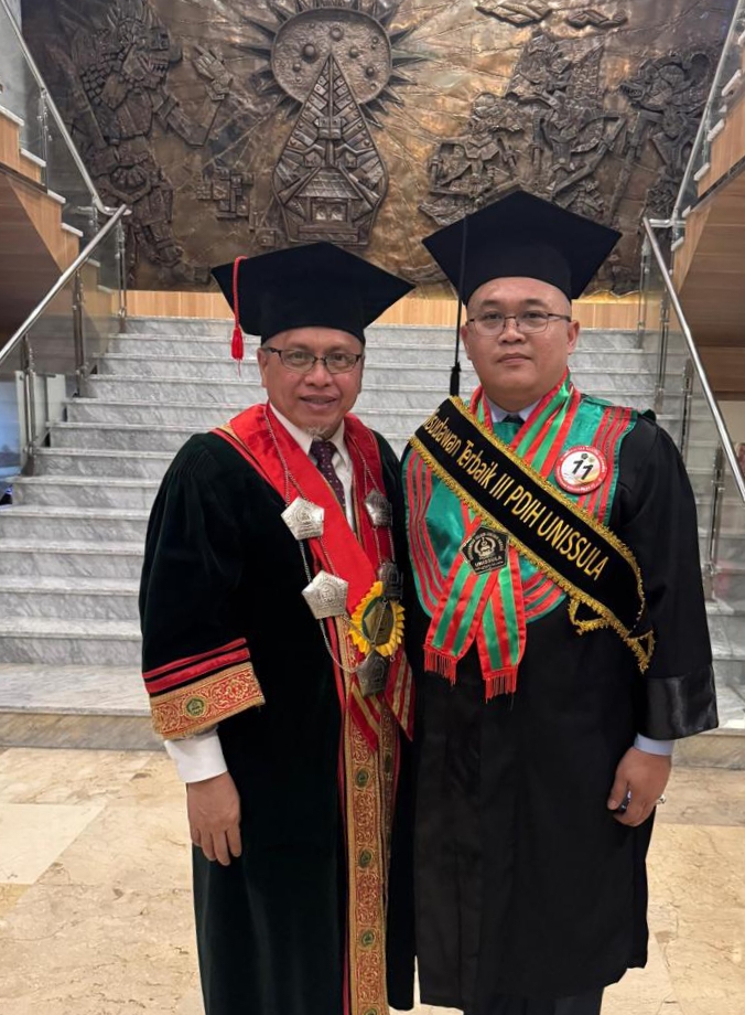 Dr Andry Simbolon, Ketua PN Pelalawan Raih Gelar Doktor dengan Predikat Summa Cumlaude di Unissula Semarang